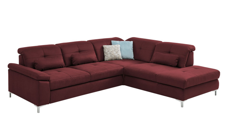 Komfort-Ecksofa plano|FORM Marbella, in der Farbausführung Wine, Schrägansicht mit Kissen