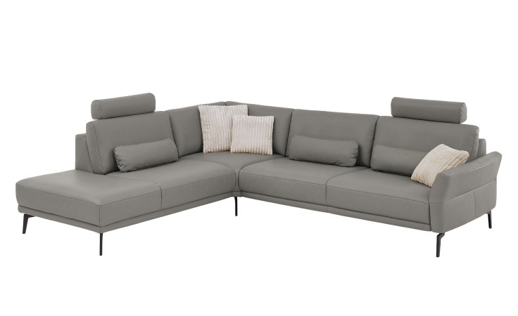 Komfort-Ecksofa plano|FORM Formello, in der Farbausführung Grau, mit Kissen und Kopfstützen