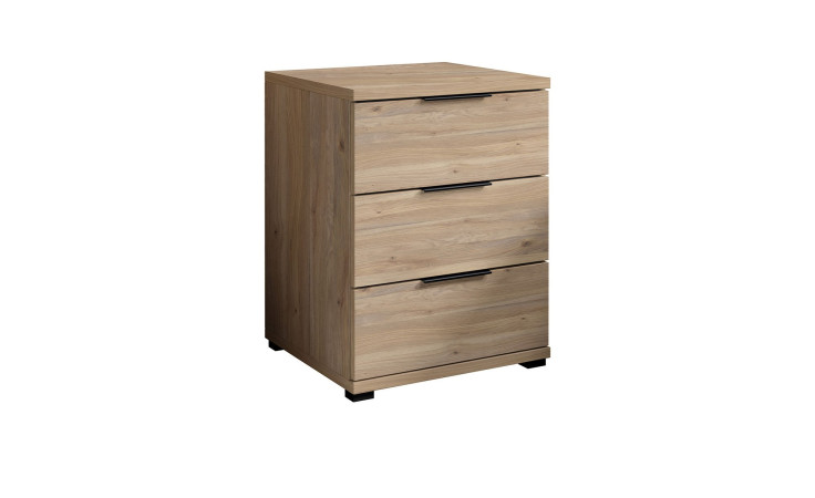 Nachttisch Svenja 2 in der Farbe Mauvella Eiche Dekor. 3 Schubkästen mit schwarzen Kunststoffgriffen. Schräg abgebildet.