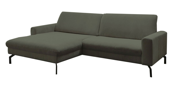 Basis-Ecksofa planoform El Paso in der Farbe Forest mit weißem Hintergrund