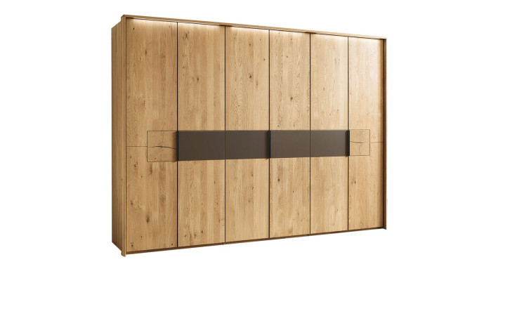 Komfort-Drehtürenschrank Bilbao in Wildeiche mit einer Mattglas Absetzung in Cubanit.