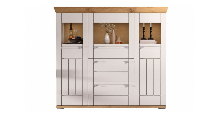 Basis-Highboard Cornwall: weißer Schrank mit Kaschmir matt, Akzenten aus Artisan-Eiche, Bücher auf dem rechten Regal.