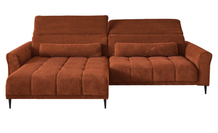 Wohnlandschaft Lilly in Orange mit in Cord-Optik, Ottomane links, Kopfteilverstellung und gestepptem Bezug freigestellt auf weißem Grund.