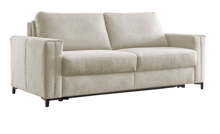 Das Hukla Basis-Schlafsofa „Pickering“ in Beige mit zwei Sitz- und Rückenkissen, abgebildet auf weißem Hintergrund.