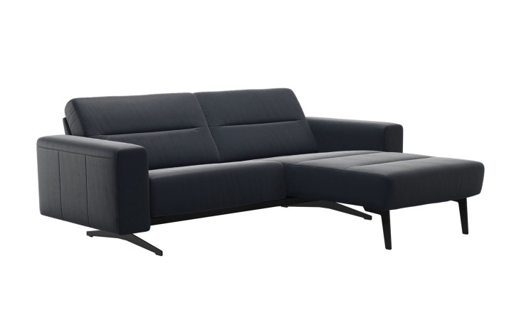 Basis-Sofa Stressless® Stella mit Bezug Paloma Echtleder in Shadow Blue und mattschwarzen Stahl-Füßen