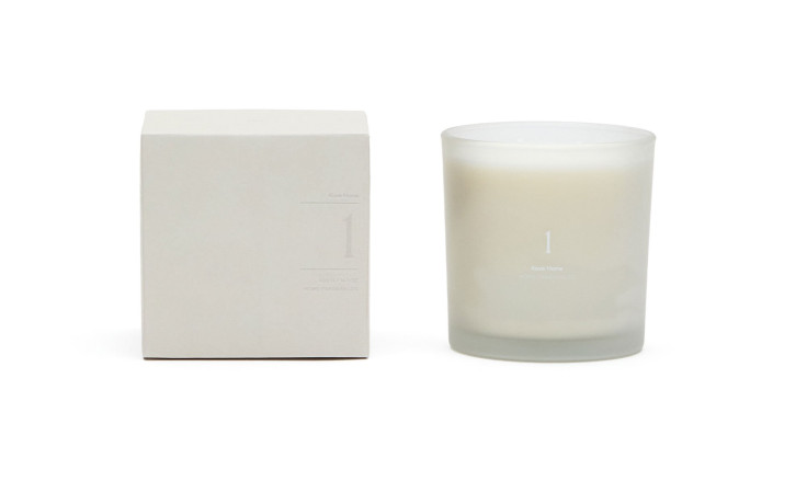 Duftkerze Soft Jasmin von Kave Home, mit blumiger und fruchtiger Duftnote