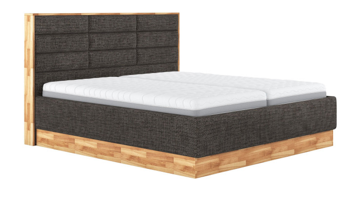 Basis-Polsterbett MONDO NATUR Incana in Woody mit einer Absetzung im Bettrahmen in Eiche. Schräge Seitenansicht