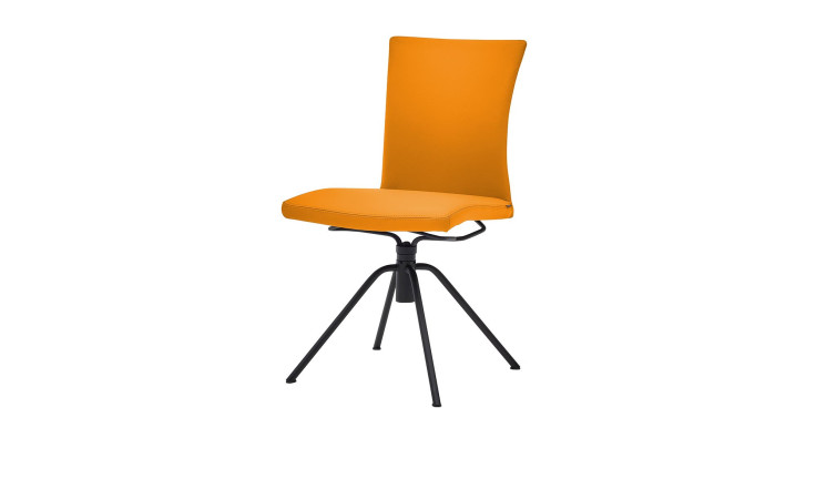 Speisezimmer-Stuhl Musterring Helmond, in der Farbausführung Mandarin Schrägansicht