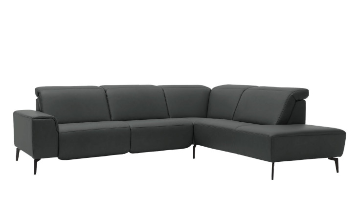 Basis-Ecksofa MR 1320 in einem Echtleder-Bezug in Steel. Schräge Frontansicht