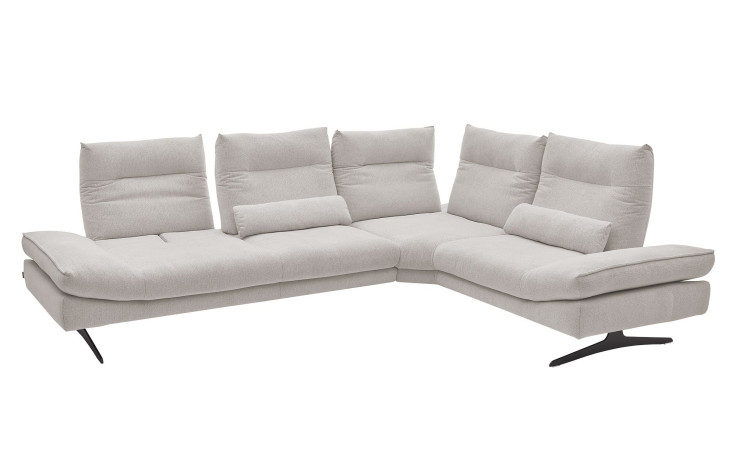 Basis-Ecksofa Musterring MR 2795, in der Farbausführung Ivory, Schrägansicht mit Sitztiefenverstellung