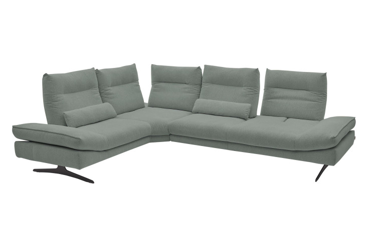 Basis-Ecksofa Musterring MR 2795, in der Farbausführung Graugrün, Schrägansicht mit Sitztiefenverstellung