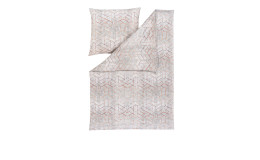 Eine gefaltete Estella Mako-Satin-Bettwäsche Joaquin 135x200cm mit passendem Kissenbezug in geometrischen gedeckten Tönen auf Weiß.