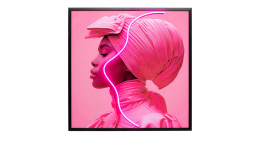 LED-Rahmenbild Pink Woman 80 x 80 cm