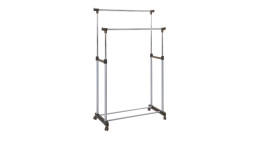 Garderobenwagen Pedro mit einer schrägen Seitenansicht auf zwei alufarbige Stahlrohre und schwarzen Absetzungen und Rollen aus Kunststoff. 