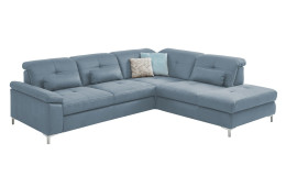 Komfort-Ecksofa plano|FORM Marbella, in der Farbausführung Ice, Schrägansicht mit Kissen