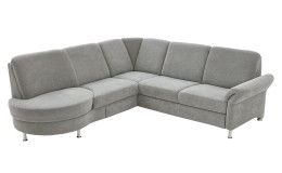 Basis-Wohnlandschaft plano|FORM Wien im Bezugsstoff Silver und silbernen Füßen. Schräge Seitenansicht.