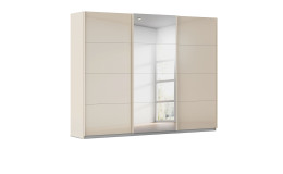 Schwebetürenschrank Kiel in der Farbe Champagner mit einer Spiegeltür, Schrägansicht