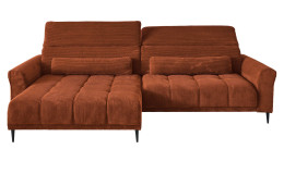 Wohnlandschaft Lilly in Orange mit in Cord-Optik, Ottomane links, Kopfteilverstellung und gestepptem Bezug freigestellt auf weißem Grund.