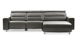Stressless Sofa Emily mit zwei Sitzen und einem Longseat in grau