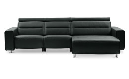 Stressless Sofa Emily mit zwei Sitzen und einem Longseat in schwarz