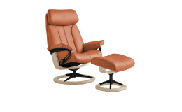 Relaxsessel mit Hocker Stressless Paul (m) Signature, in der Farbausführung Cognac