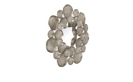 Der Dekospiegel Tamil ist rund, silbergerahmt und dekorativ mit überlappenden Metallic-Kreisen verziert.