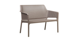 Gartenbank Net in Tortora (Braun) aus Fiberglass-Polypropylen, mit Armlehnen