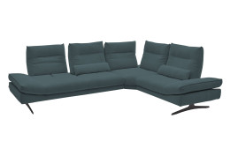 Komfort-Ecksofa Musterring MR 2795, in der Farbausführung Blau, Schrägansicht mit Sitztiefenverstellung