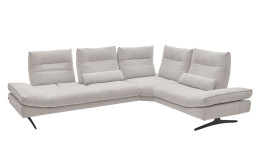 Komfort-Ecksofa Musterring MR 2795, in der Farbausführung Ivory, Schrägansicht mit Sitztiefenverstellung