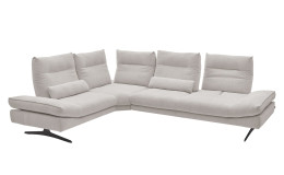 Basis-Ecksofa Musterring MR 2795, in der Farbausführung Ivory, Schrägansicht mit Sitztiefenverstellung