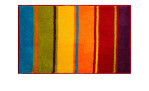 Der Badteppich Summertime 60 x 90 cm aus Synthetikfaser hat bunte, vertikale Streifen in Blau, Grün, Gelb, Orange, Rot und Lila.