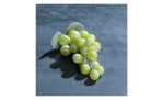 Weintraube 10 cm aus Kunstoff in grün. Auf einem grauen Hintergrund.