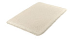 Der Kleine Wolke Badteppich Meusch, beige Kunstfaser, 60 x 90 cm, abgebildet auf weißem Grund.
