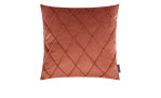 Kissenhülle Nobless 50 x 50 cm aus Samt in Terracotta, Rautensteppung, rechteckig, vor weißem Hintergrund fotografiert.