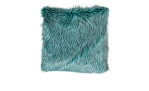 Quadratische grüne Kissenhülle Cuddly 50 x 50 cm mit langen, weichen Kunstfellfasern, abgebildet auf weißem Hintergrund.