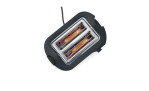 Draufsicht auf einen Severin SEVERIN Toaster mit zwei getoasteten Brotscheiben, auf weißem Hintergrund.