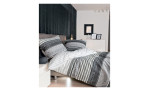 Feinbieber-Bettwäsche Davos, in der Größe 200 x 200 cm und in einer Mehrfarbigen Farbausführung mit Streifen und Schrift, auf einem Bett bezogen