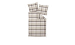 Satin-Bettwäsche Milano 155 x 220 cm in beige und grau kariert mit Bettdecke und zwei Kissen auf weißem Untergrund.
