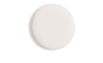 Der Brotteller Afina 17 cm ist ein schlichter, runder Teller aus weißem Knochenporzellan mit dezenten Rillen auf weißem Grund.