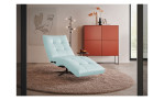 Basis-Einzelliege LASCONDO Stina, in der Farbausführung Light Blue, Schrägansicht, in einem Raum stehend