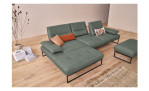 Komfort-Ecksofa 9360, in der Farbausführung Garden, in einem Raum stehend mit der Sitzrückenverstellung