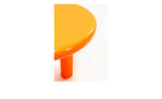 Beistelltisch Eliano Orange von Kare, in Orange mit 3 Beinen, Detailansicht Platte