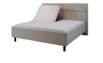 Komfort-Polsterbett Livorno in einem Bezugsstoff in Beige. Mit gezeigter Lese-Position
