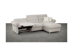 Komfort-Wohnlandschaft Fiona: Hellgraues Sofa mit Relaxfunktion, ausziehbarer Fußstütze und 2 weißen Kissen auf grauem Boden.