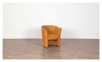 Sessel Luca in der Farbe Gold, in einem Zimmer