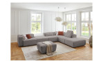 Komfort-Ecksofa plano|FORM Toronto, in der Farbausführung Grey, in einem Raum stehend