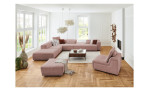 Komfort-Ecksofa plano|FORM Toronto, in der Farbausführung Rose, in einem Raum stehend mit einem Hocker und einem Sessel