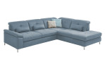 Komfort-Ecksofa plano|FORM Marbella, in der Farbausführung Ice, Schrägansicht mit Kissen