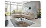 Komfort-Ecksofa plano|FORM Marbella, in der Farbausführung Natur, in einem Raum stehend mit Kissen
