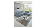 Komfort-Ecksofa plano|FORM Marbella, in der Farbausführung Ice, in einem Raum stehend
